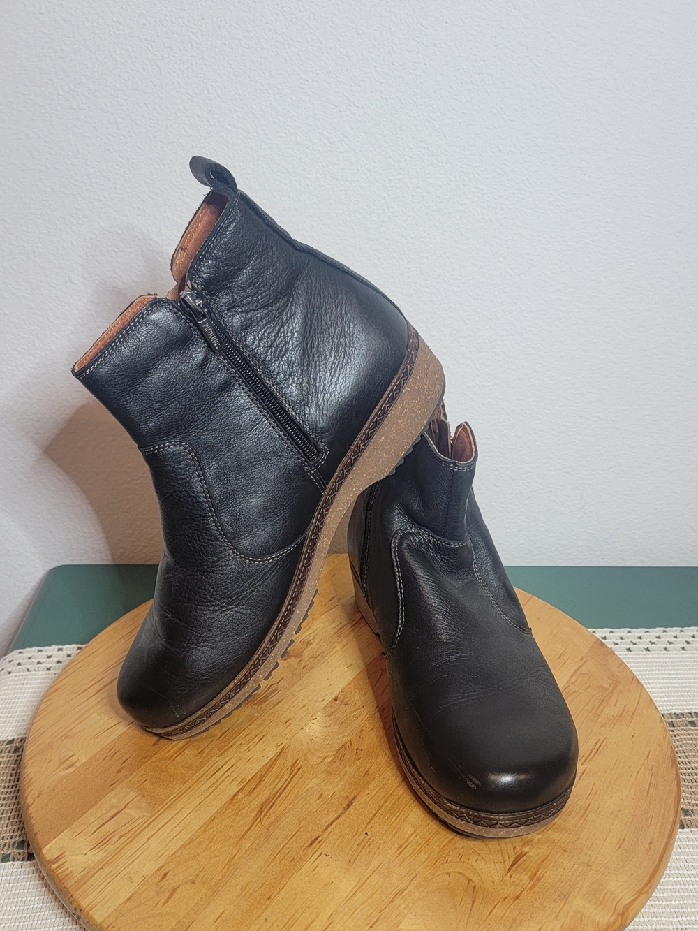 Pikolinos Women’s Black Leather Ankle Bootie Zip Round Toe Arch Support 12